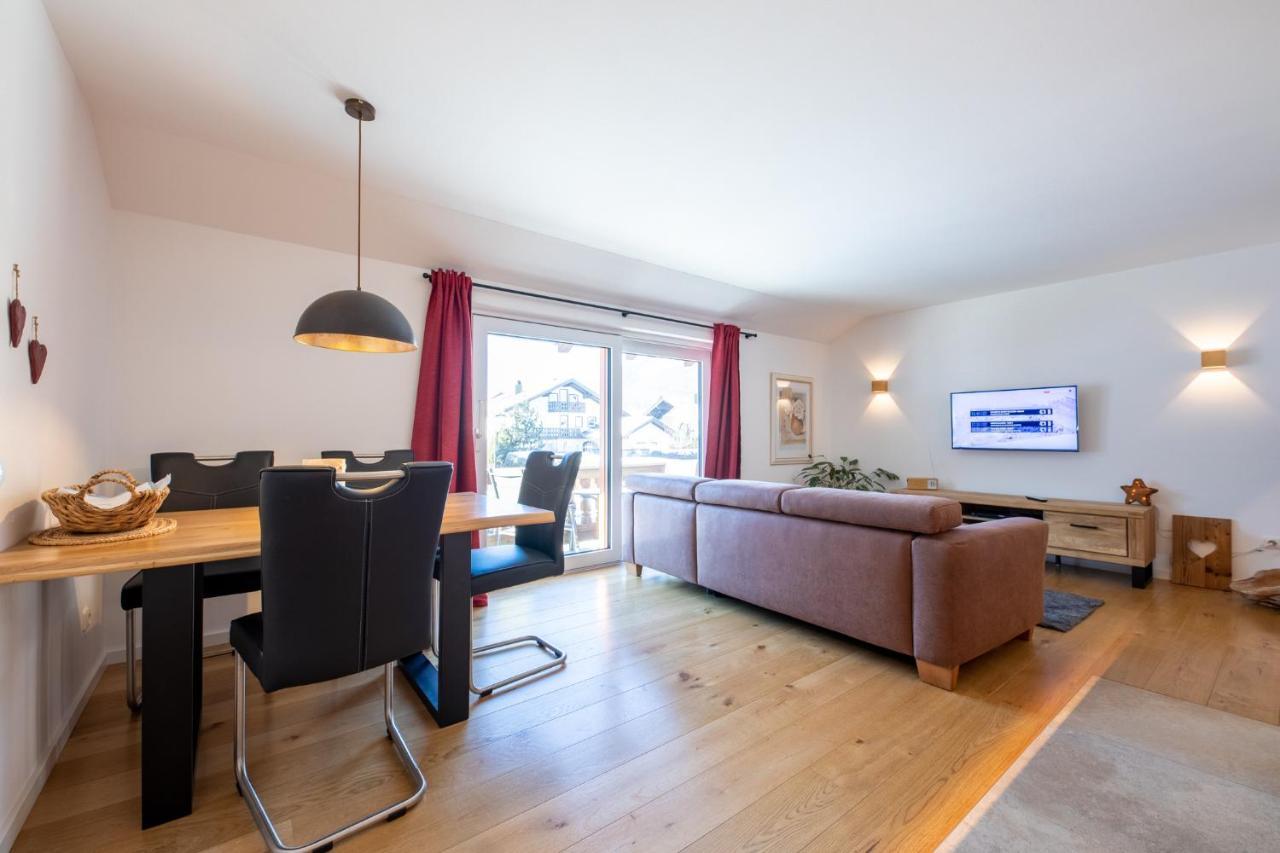 Grossa Waxlstoa Apartment การ์มิช-พาร์เทนเคียร์เชน ภายนอก รูปภาพ